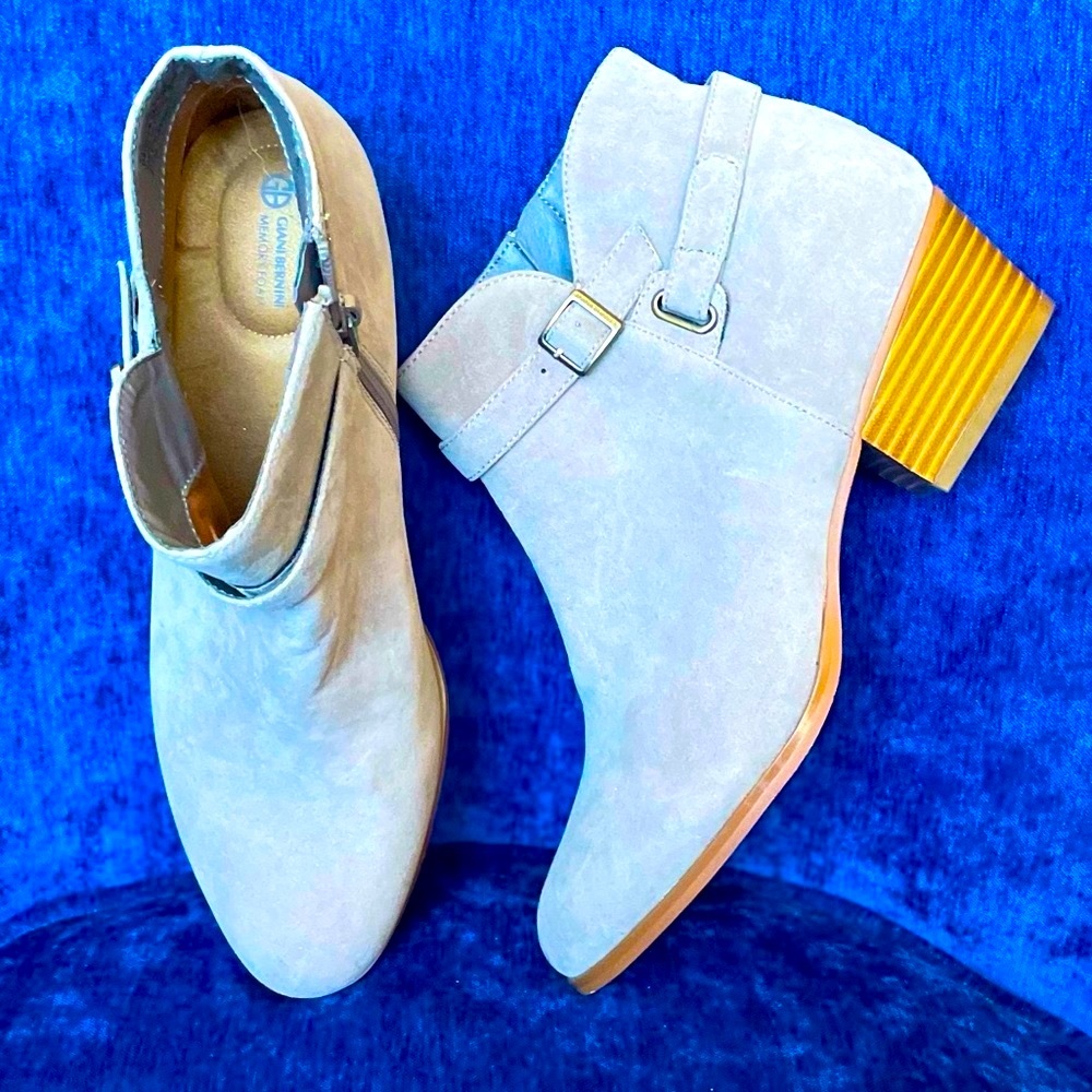 Memory-Foam Dorii Ankle Bootie Grey Suede